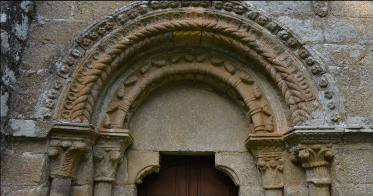 Inauguración da mostra fotográfica “Pedra Sacra” sobre o románico chantadino