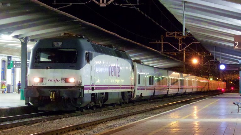 O 21 de decembro Monforte e Barcelona concéntranse ás 13:00 para recuperar os trens nocturnos