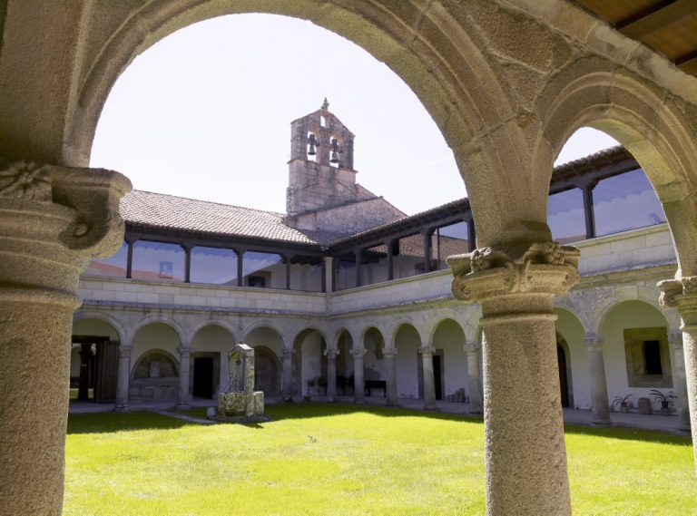 Comezan as obras de reforma do mosteiro de Santa María de Ferreira de Pantón