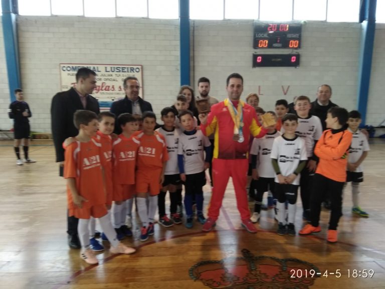 Saque de honra do medallista nos Special Olympics, Iván Rodríguez Denís