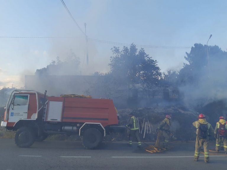 Un lume que segue activo queima 2,5 hectáreas no Incio
