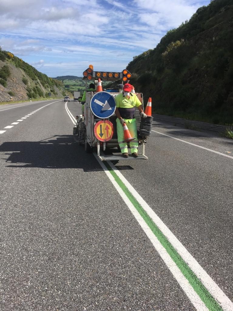 Balizas de separación para mellorar a seguridade viaria entre Sarria e Monforte