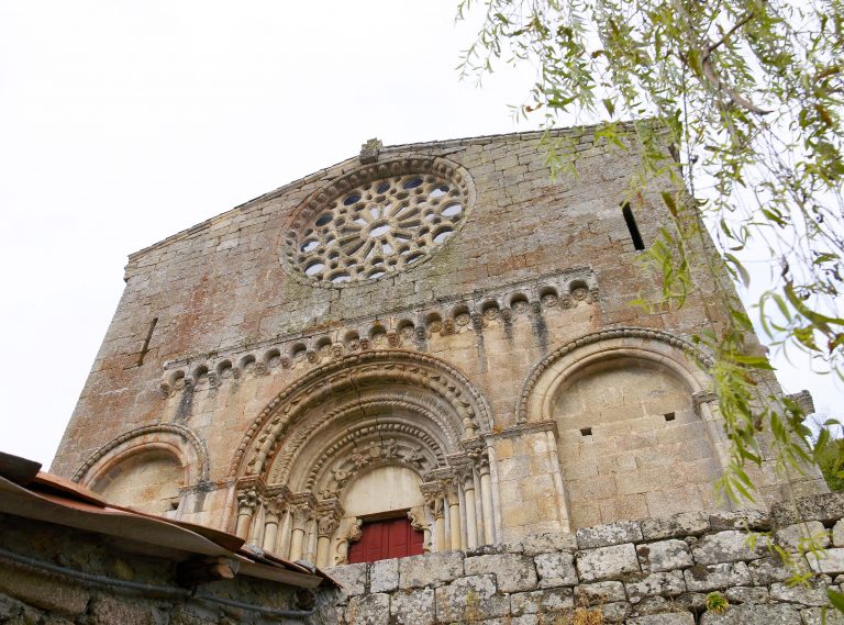 Ribeira Sacra protagonista dos itinerarios de balde para coñecer o románico lucense o día 9 de maio