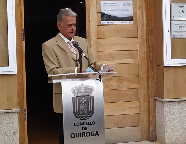 Julio Álvarez recibiu o premio á divulgación da xeoloxía