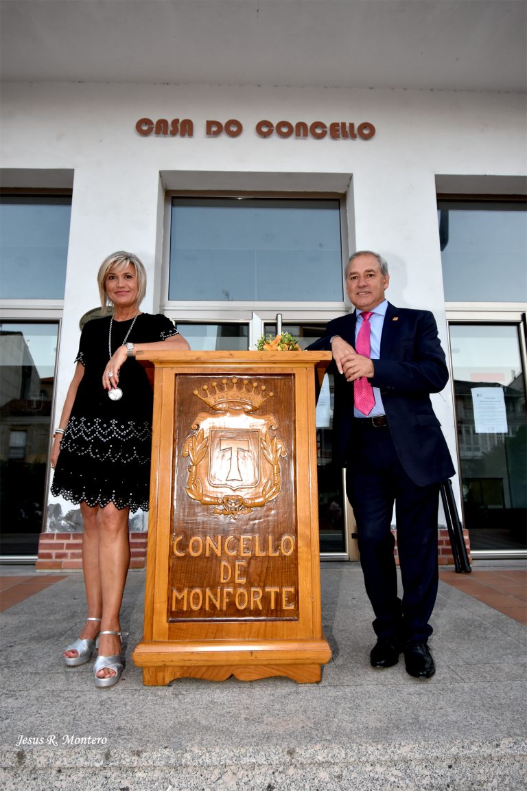 O alcalde de Monforte traslada o apoio da veciñanza á loita de Julia Otero contra o cancro