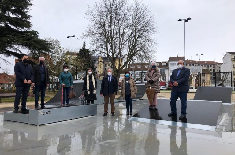 Monforte estrea a nova pista de skate do parque da Compañía