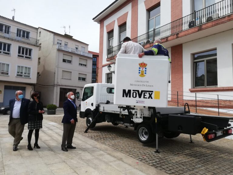 Un novo camión grúa para os servizos de mantemento de Monforte