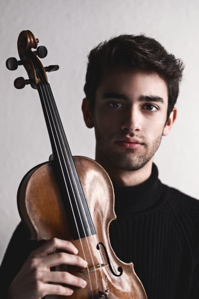 “Música no outono” trae a Sober ao violinista Miguel Múñiz