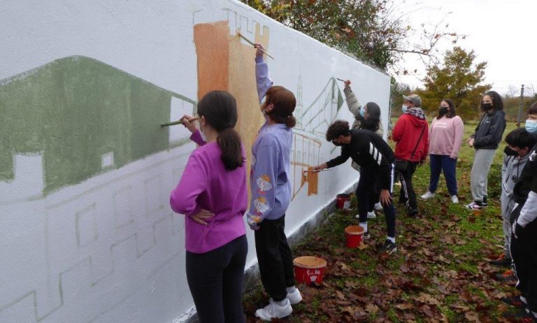 Novo mural colaborativo ecolóxico do IES A Pinguela feito polo alumnado