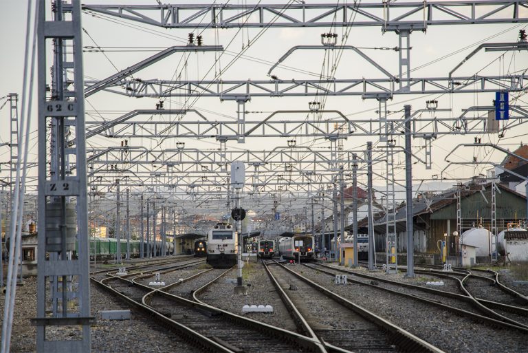 A modernización da estación de tren de Monforte obriga a transportar viaxeiros por estrada desde este sábado