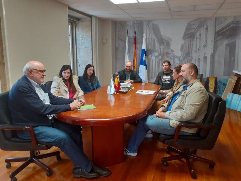 O alcalde de Sarria comprométese co Comité de Empresa de Inelcom a mediar para “limitar e minimizar” o ERE