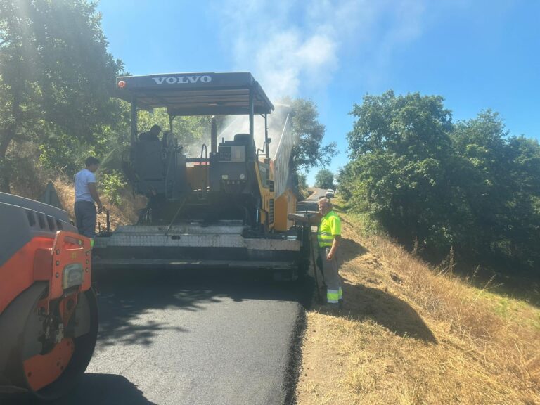Comeza a renovación da estrada do Saviñao entre Porto e Córneas