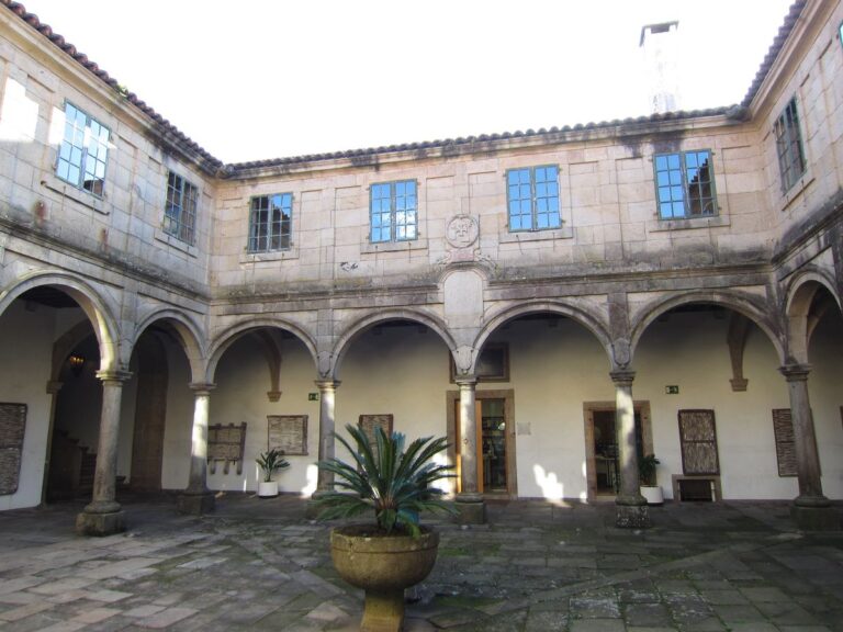 O arquivo do Pazo de Froián doado ao Instituto de Estudos Galegos Pai Sarmiento