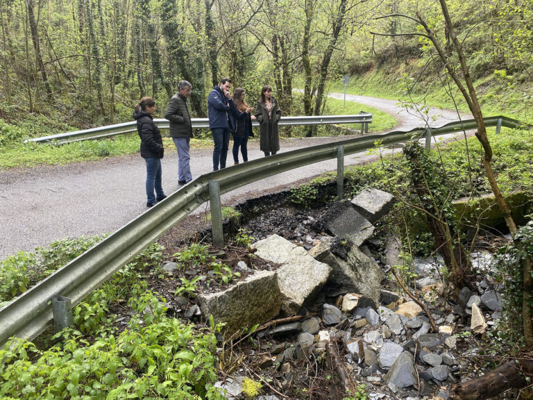 O PP urxe a mellorar a ponte da estrada provincial LU-P-1305 en Folgoso do Courel porque “está caendo sobre o río”