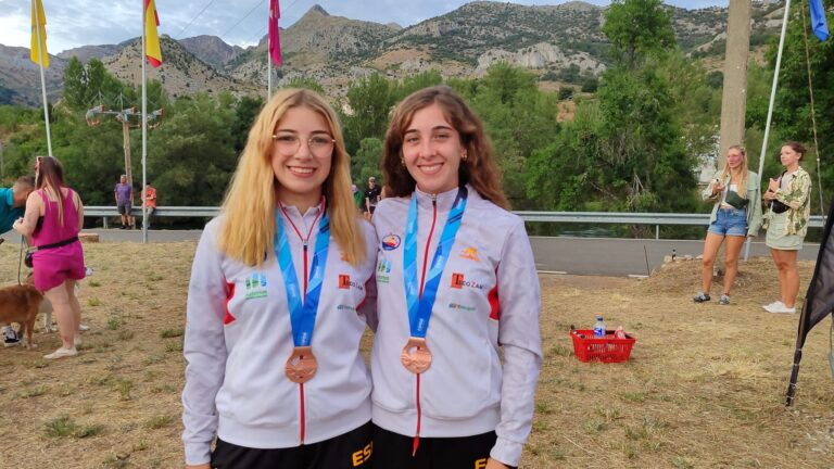 Bronce para dúas piragüistas monfortinas no Campionato Mundial de Sabero