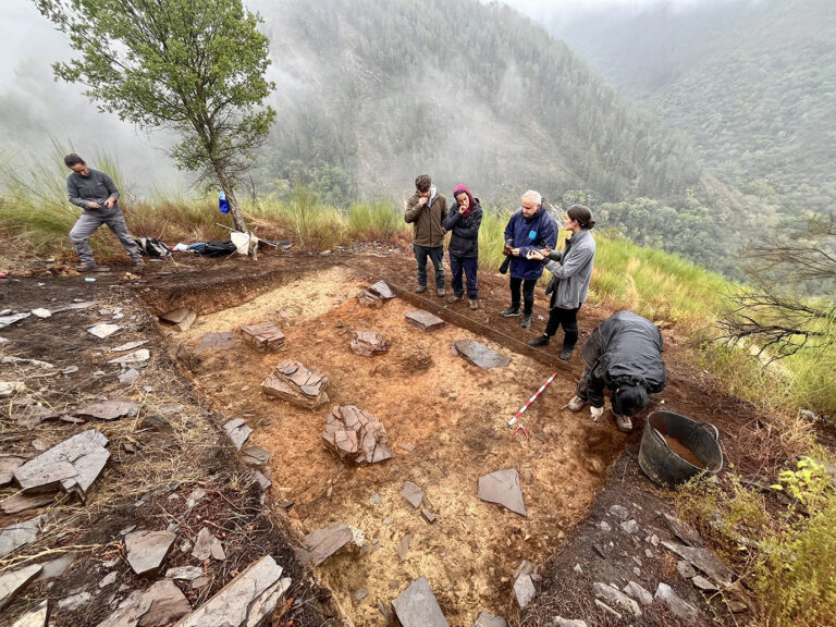 Novos datos coas escavacións de Penas do Castelo, na Pobra do Brollón, que o 6 de outubro celebra visita guiada ao xacemento