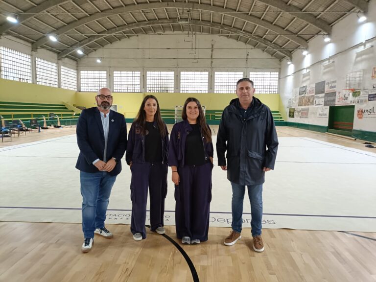 Novo tapiz para o adestramento do Club Rítmica Atalaia de Sarria