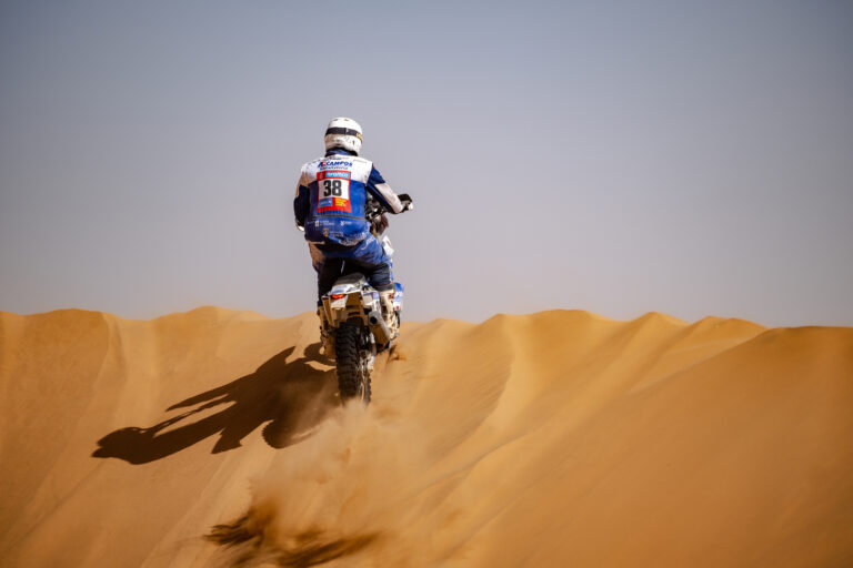 Eduardo Iglesias supera a segunda parte do formato 48h chrono no Dakar 2025