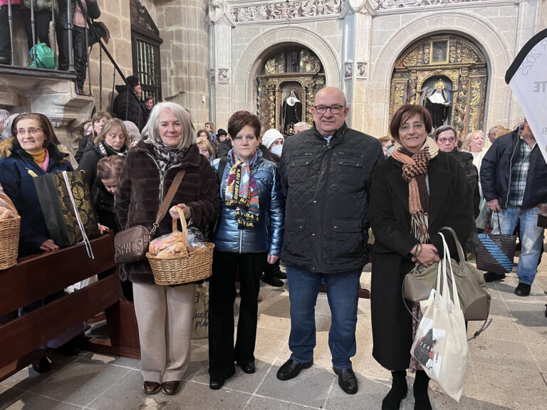 Bendición das roscas e das cintas na celebración do San Blas