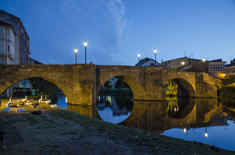 Esperta Monforte volve levar a pleno a peonalización da Ponte Medieval