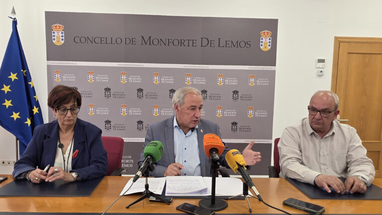 O concello de Monforte requerirá a Aqualia para dar solucións integrais aos problemas de Escultor Francisco Moure e Reboredo