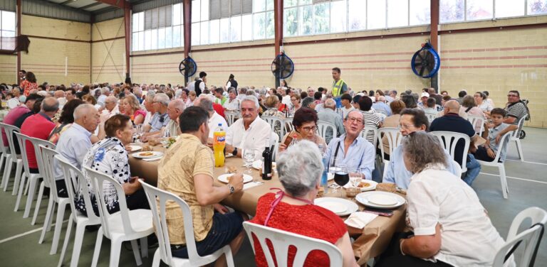 Case 600 persoas na II Festa Interxeracional do Concello de Chantada