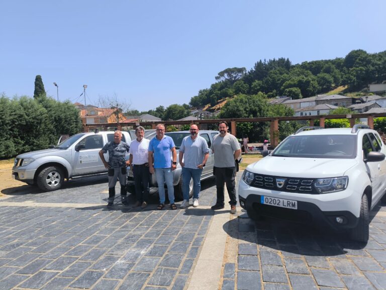 Tres novos vehículos para dar servizo ás zonas rurais da Pobra do Brollón