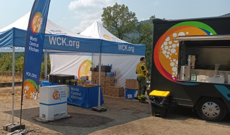 World Central Kitchen: loxística gastronómica para combater os lumes de Quiroga