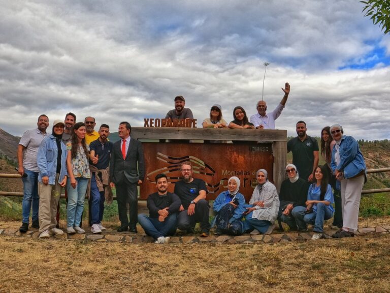 Visita de estudantes árabes ao Xeoparque Montañas do Courel
