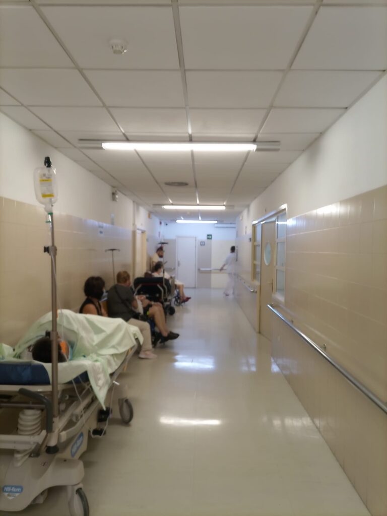 “Chantada quere Sanidade” alerta de condicións extremas no centro de saúde e colapso no Hospital Comarcal