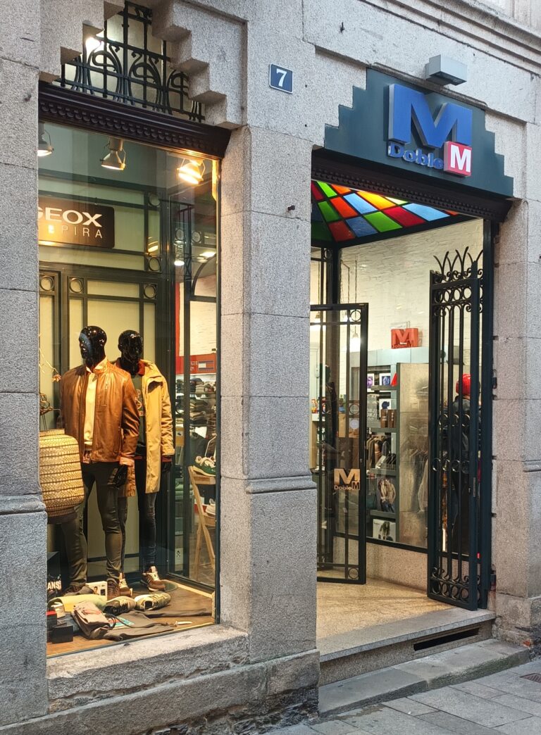 ‘Doble M’, as mellores marcas para vestir ben sen saír de Monforte