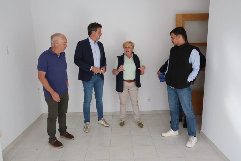 Entréganse en Quiroga as chaves de dúas vivendas de promoción pública