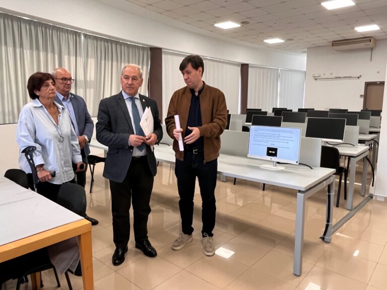 Unha aula informatizada no Multiusos de Monforte acollerá os exames teóricos do carné de conducir