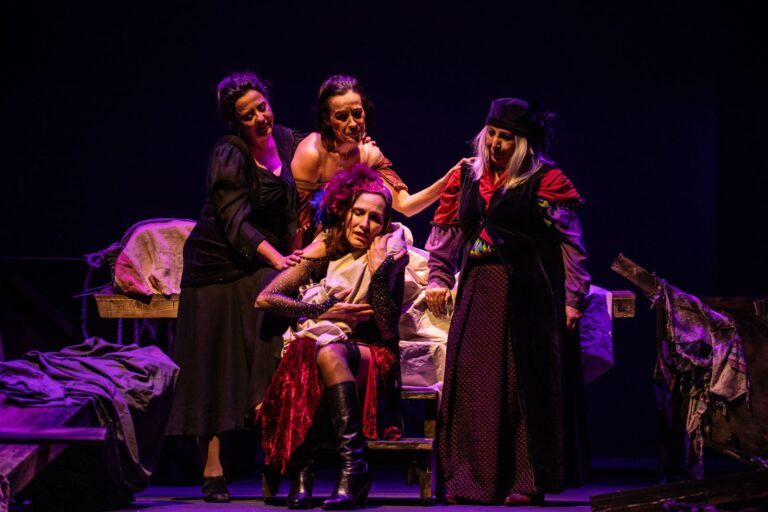 Arrinca a programación de teatro en Monforte