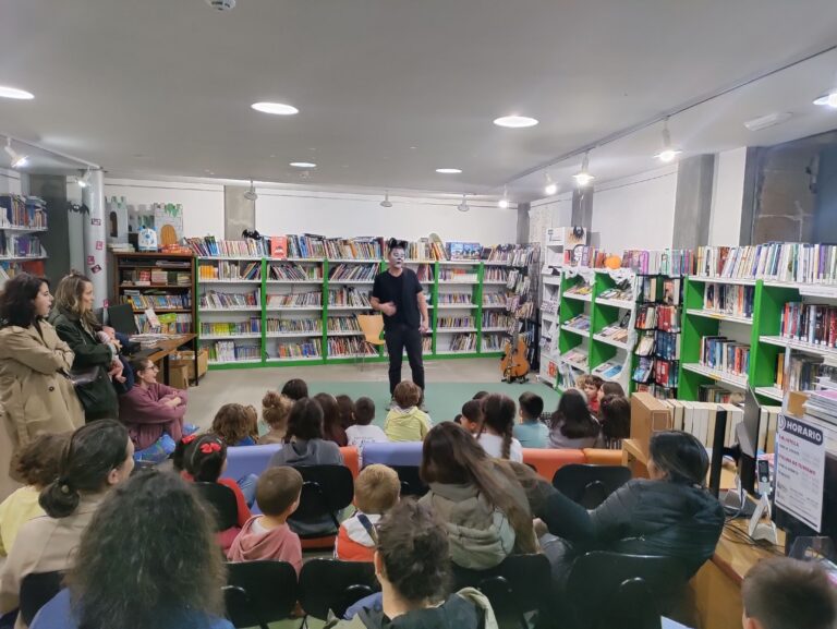 A Biblioteca Pública Municipal de Chantada conecta co alumnado e a infancia