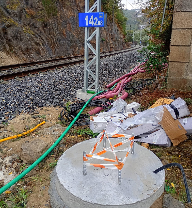 Agroma Sober leva a pleno o “estado lamentable” da vía do tren entre Areas e Santo Estevo