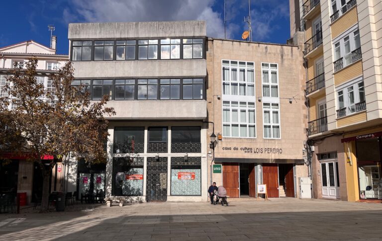 O edificio de Sargadelos, na Praza de España, xa é do Concello de Monforte