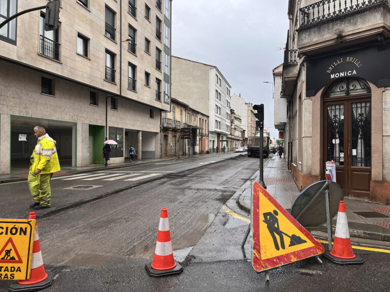Monforte comeza a renovación do pavimento da rúa Ourense