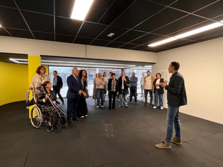 Iníciase novo procedemento de  contratación do equipamento do ximnasio da Pinguela