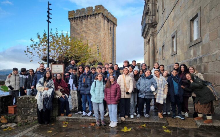 O IES A Pinguela anfitrión na visita de alumnado de Melilla e Murcia