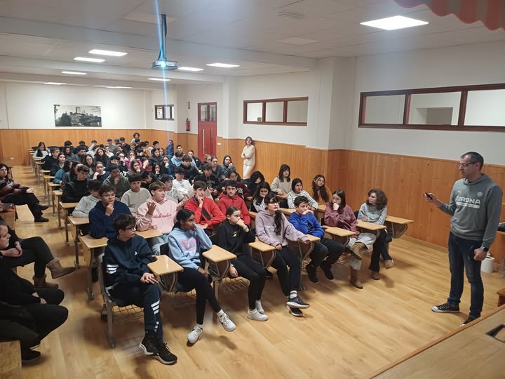 Charla no IES Río Cabe de Monforte sobre a aplicación das matemáticas e a estadística ao baloncesto