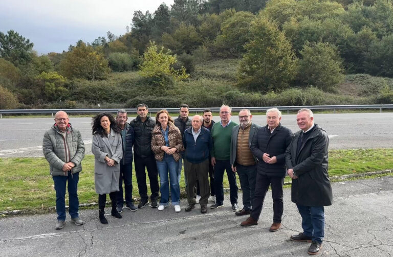 Os senadores populares denuncian “unha parálise de case 3 anos” na N-120