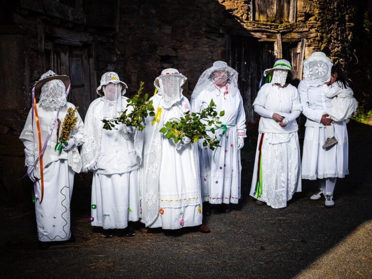 Os traxes tradicionais do Entroido de Budián abrirán o Desfile do 21 de febreiro en Pantón