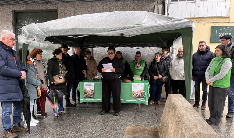 Cor verde para conmemorar o Día Mundial do Cancro
