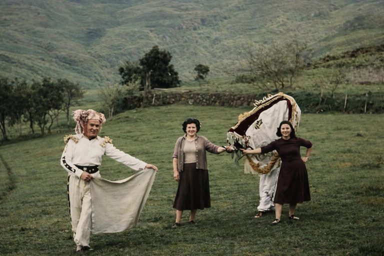 O CEIP de Quiroga homenaxea o Entroido Choqueiro e o Touro de Bendilló