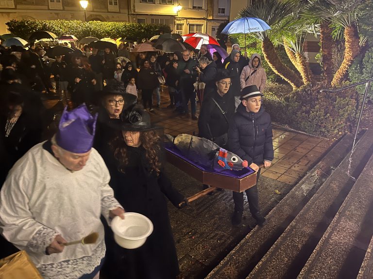 O Enterro da Sardiña despide o Entroido en Monforte