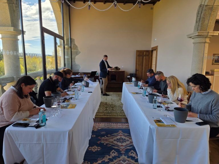 72 viños e oito catadores e catadoras no Hotel Pazo de Sober