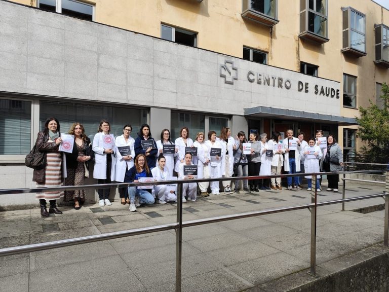 Concentracións no Centro de Saúde de Monforte polas agresións verbais ao persoal