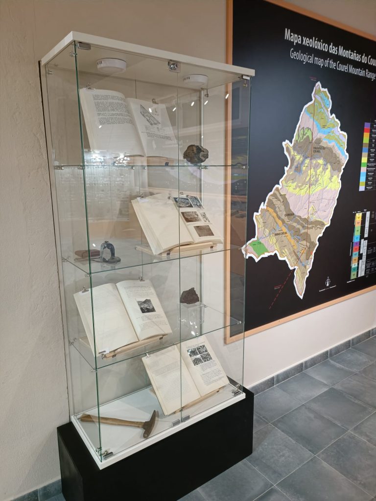 Importantes doazóns documentais para o Museo Xeolóxico de Quiroga