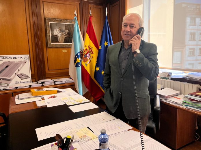 A oposición volve a esixir en pleno a dimisión inmediata de Tomé trala querela da Fiscalía